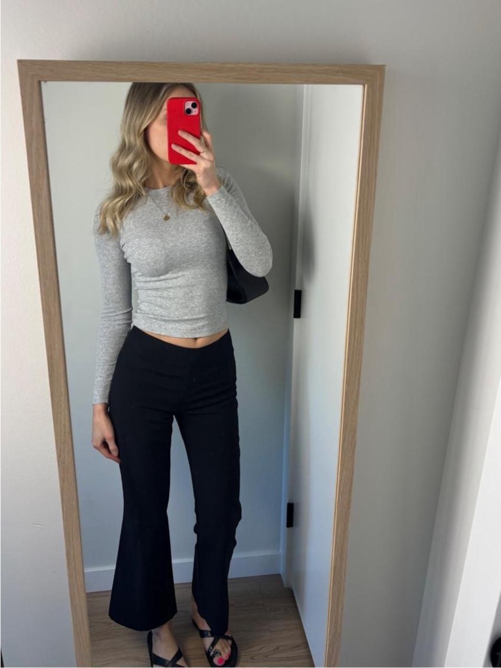 Low rise capris